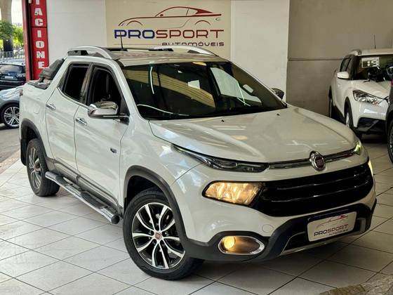 FIAT TORO 2.0 16V TURBO DIESEL RANCH 4WD AT9 FIAT TORO 2.0 16V TURBO DIESEL RANCH 4WD AT9